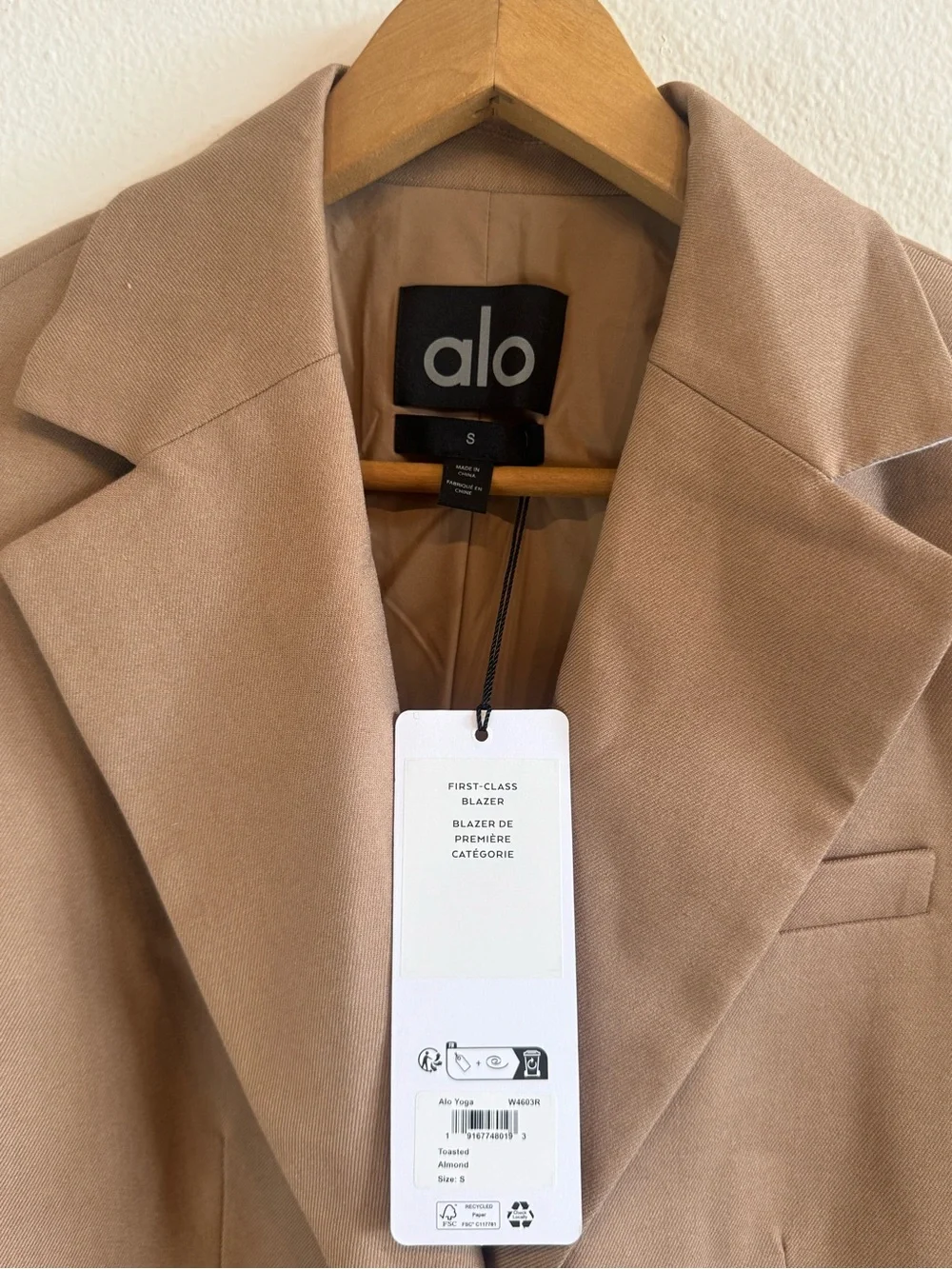 ALO Yoga First Class Blazer Toasted Almond